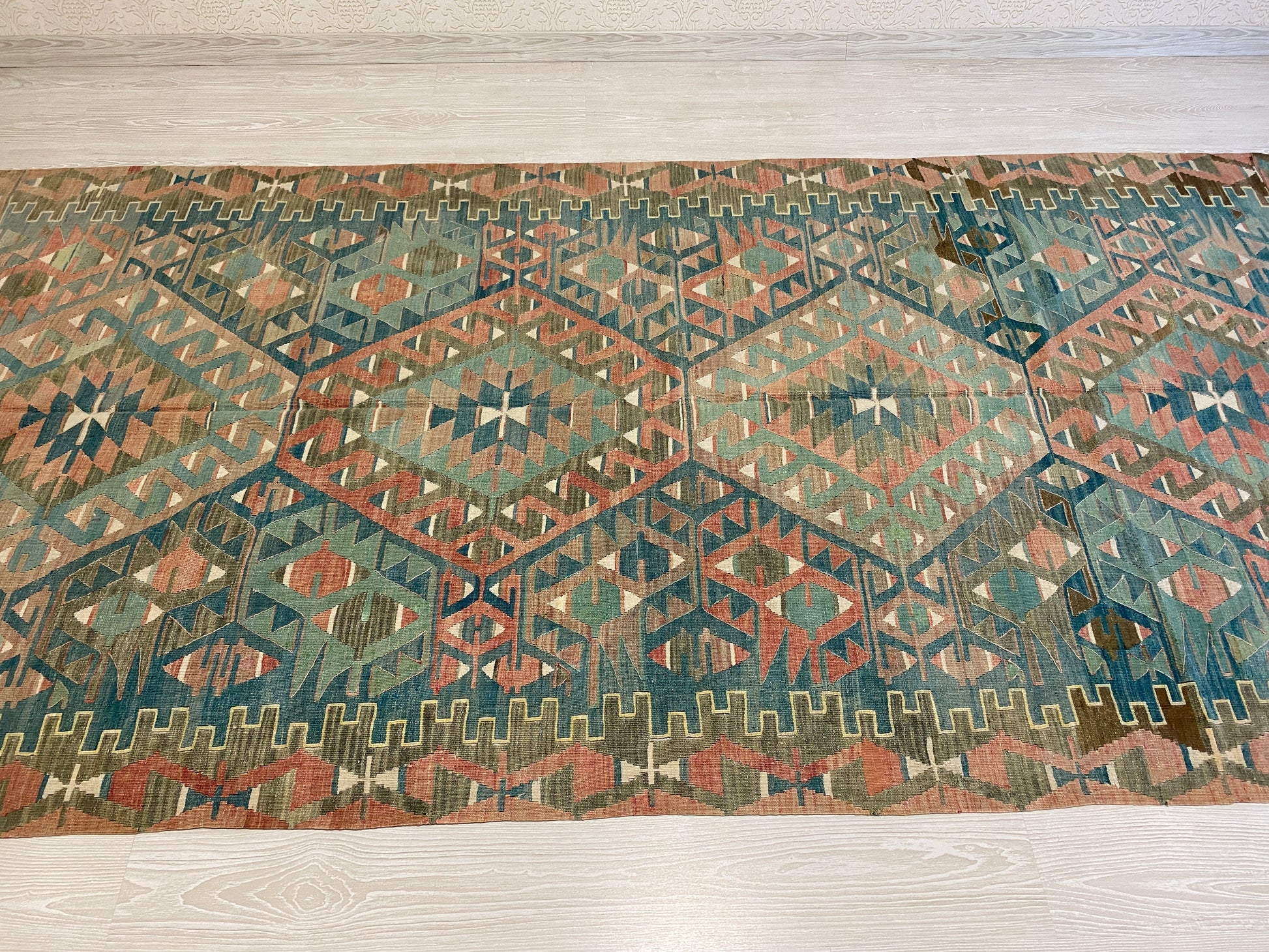 Oushak Esme Area Kilim Rug - Kilim Art Gallery