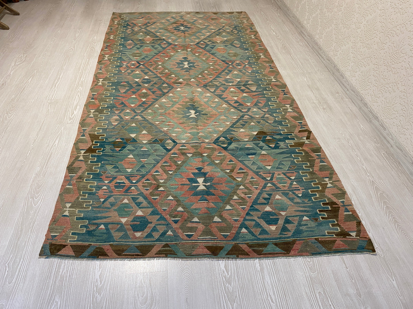 Oushak Esme Area Kilim Rug - Kilim Art Gallery