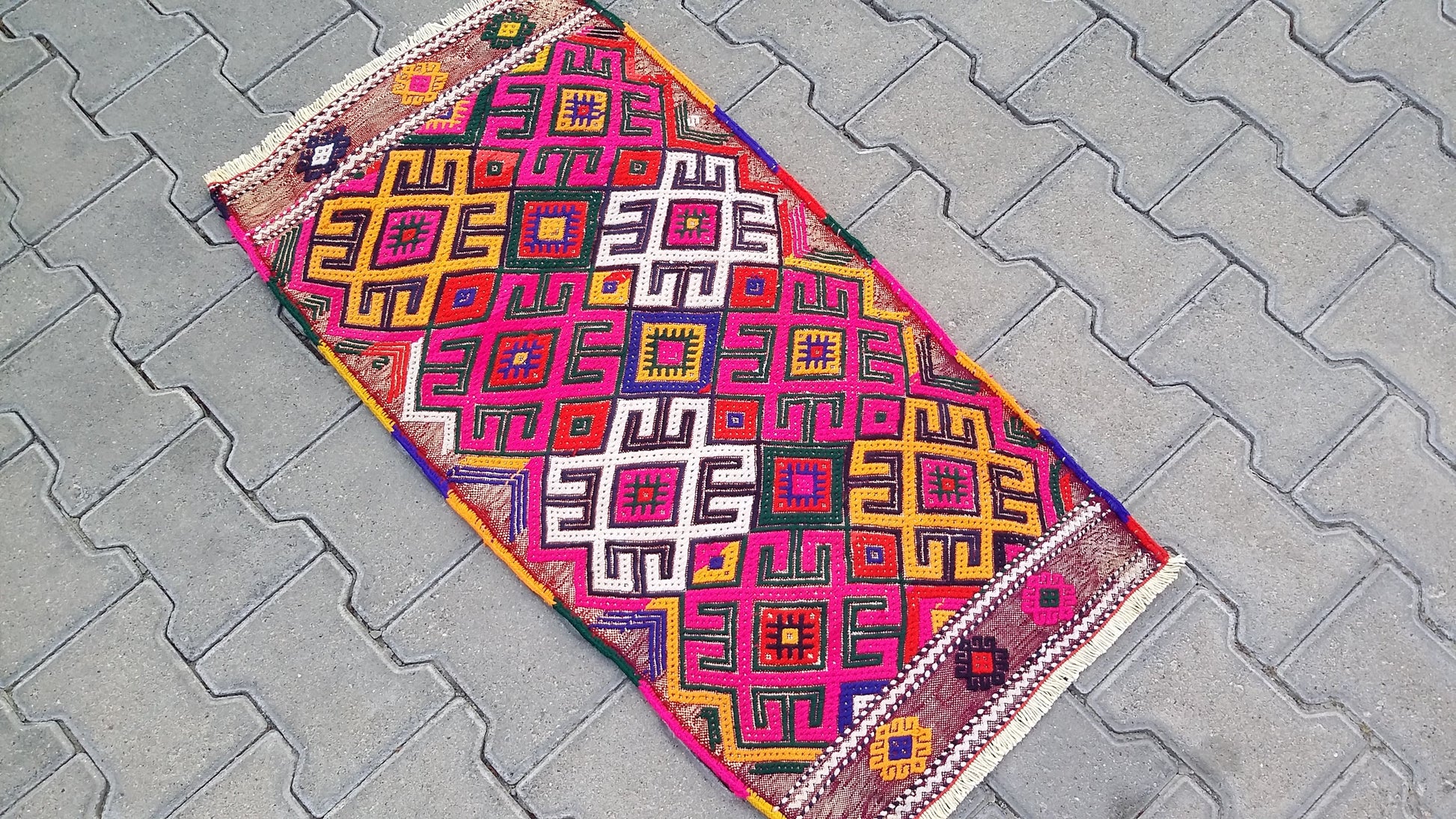 Pink Boho Small Turkish Nomadic Kilim Rug - Kilim Art Gallery