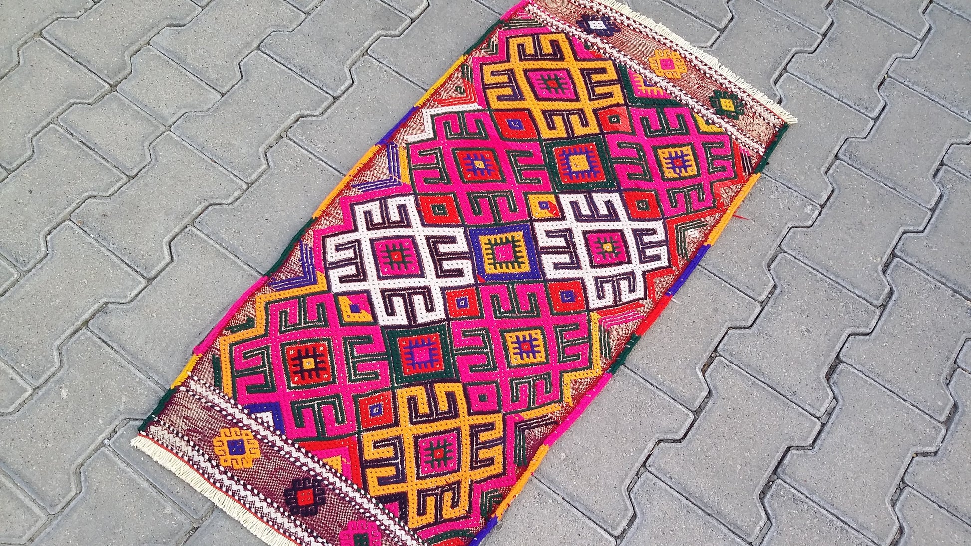 Pink Boho Small Turkish Nomadic Kilim Rug - Kilim Art Gallery