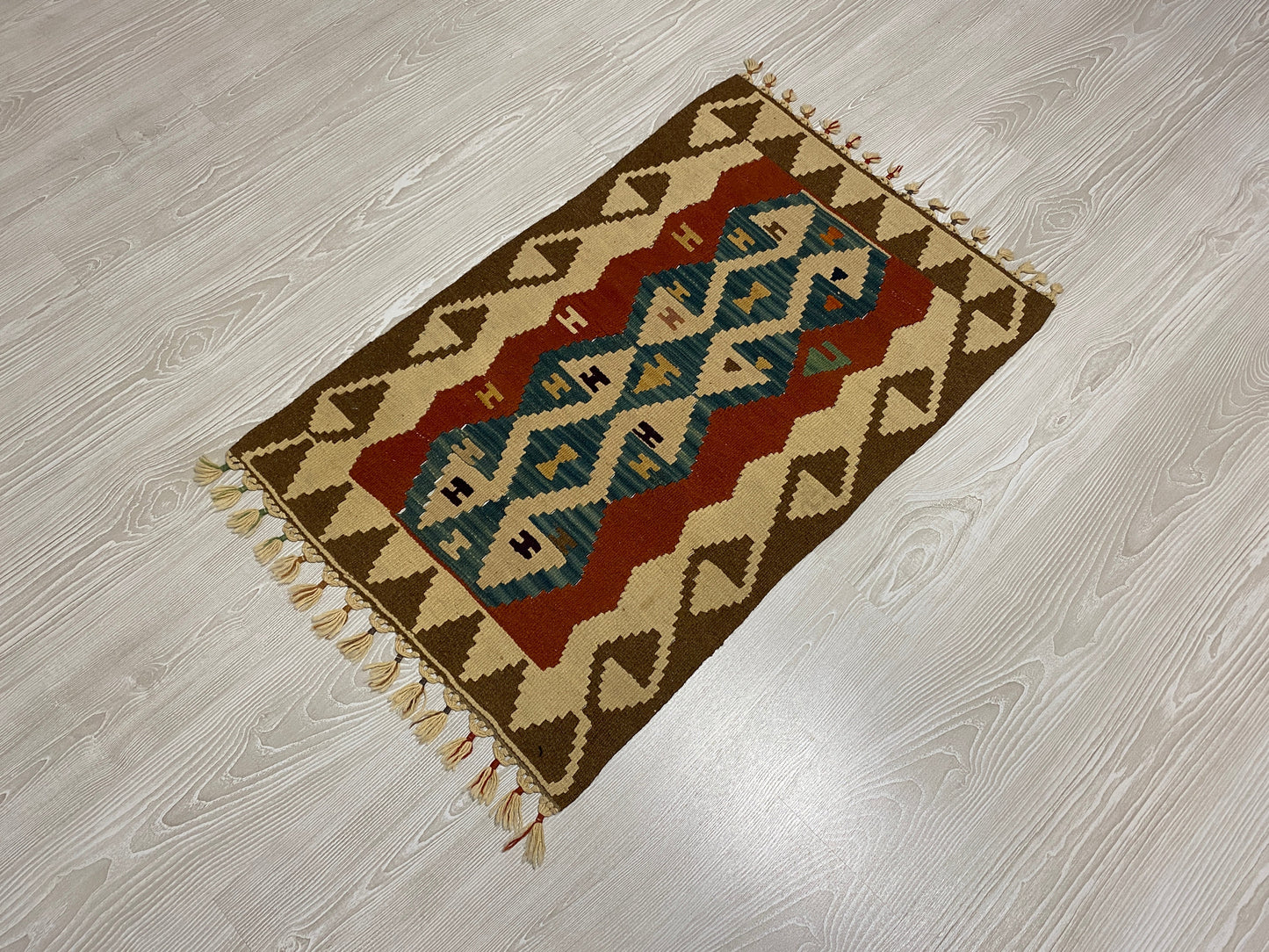 Small Turkish Kayseri Wool Kelim Rug - Kilim Art Gallery