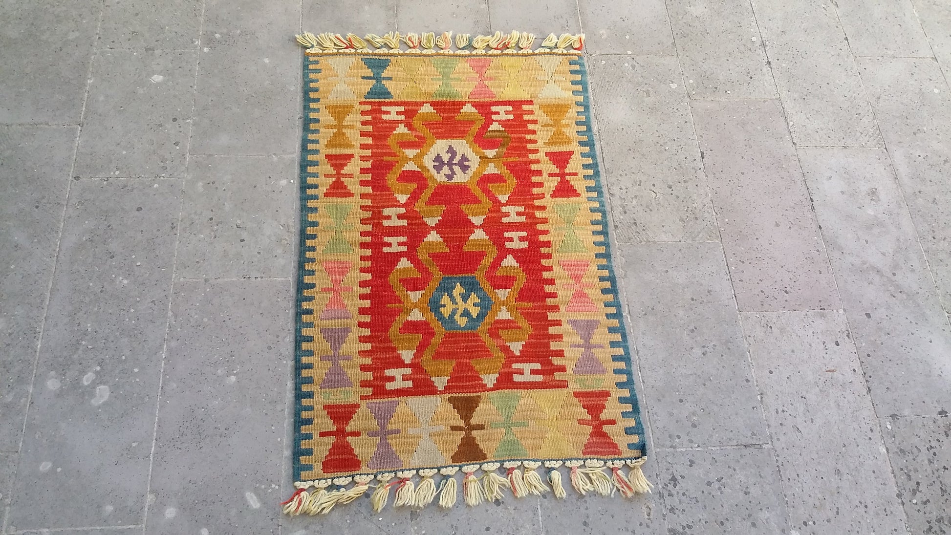 Small Wool Nomadic Kelim Rug - Kilim Art Gallery