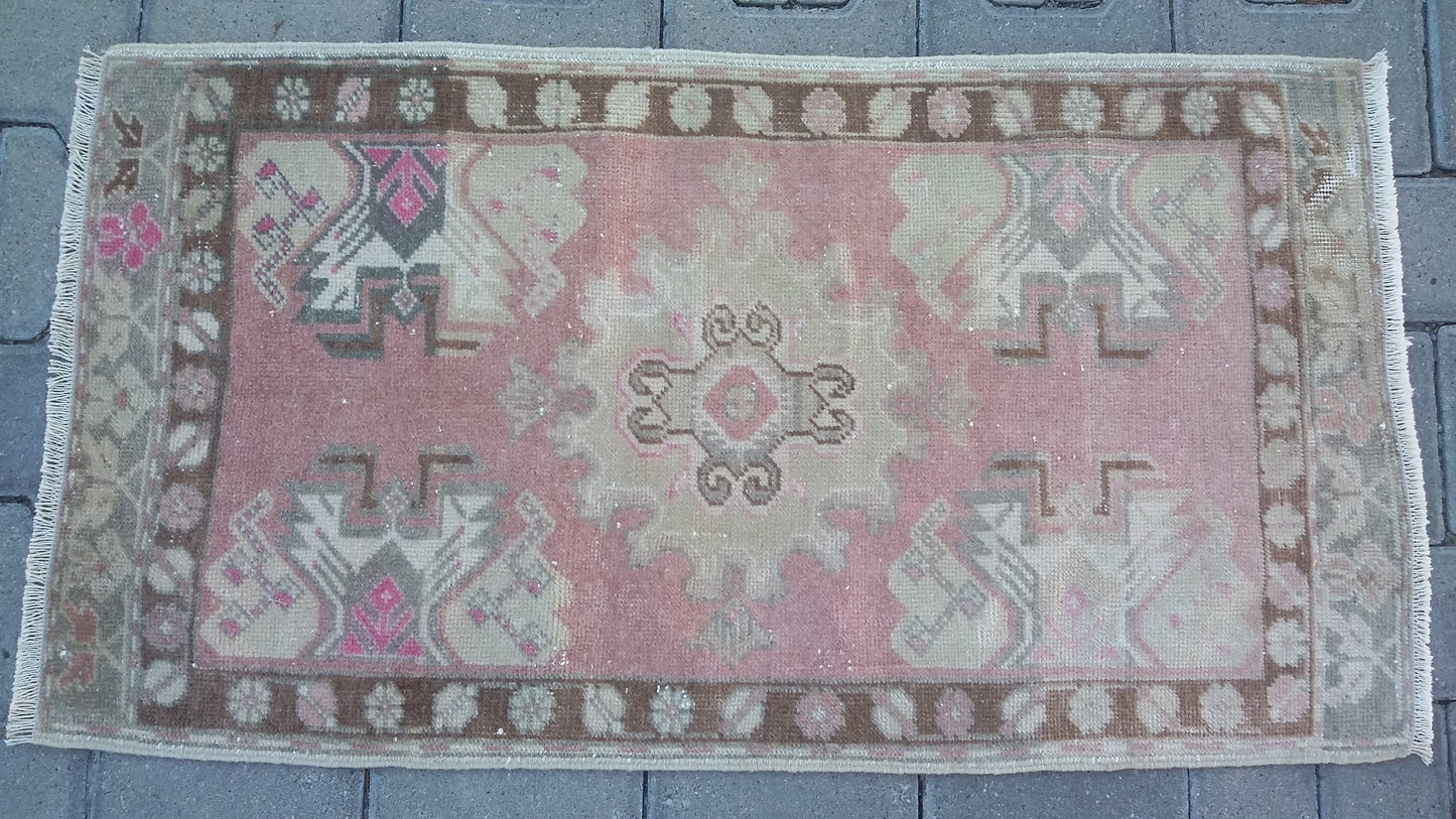 Vintage Small Turkish Kirsehir Carpet Yastik Rug - Kilim Art Gallery