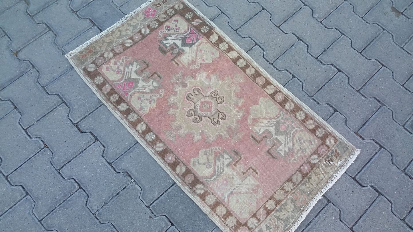 Vintage Small Turkish Kirsehir Carpet Yastik Rug - Kilim Art Gallery