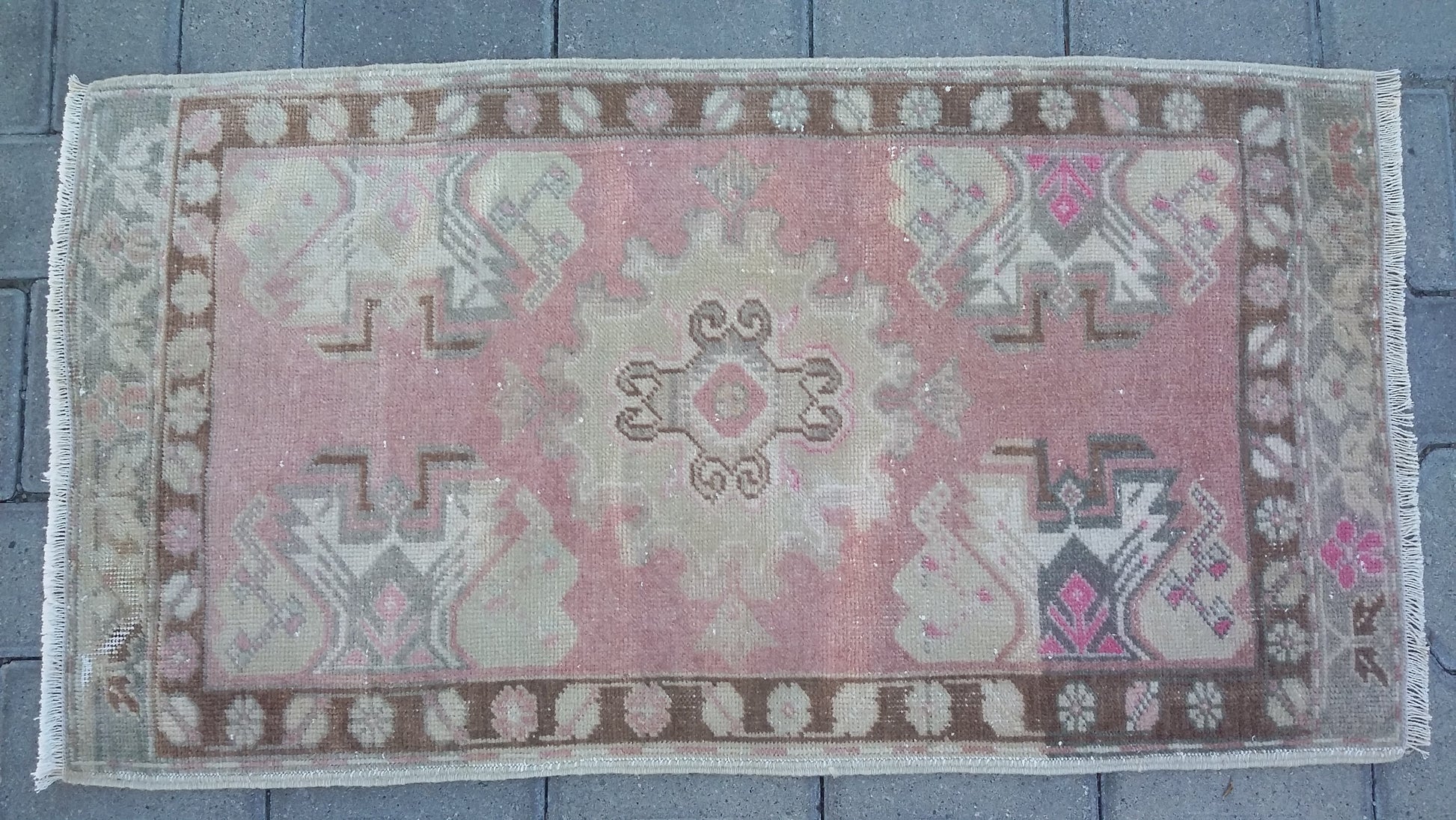 Vintage Small Turkish Kirsehir Carpet Yastik Rug - Kilim Art Gallery