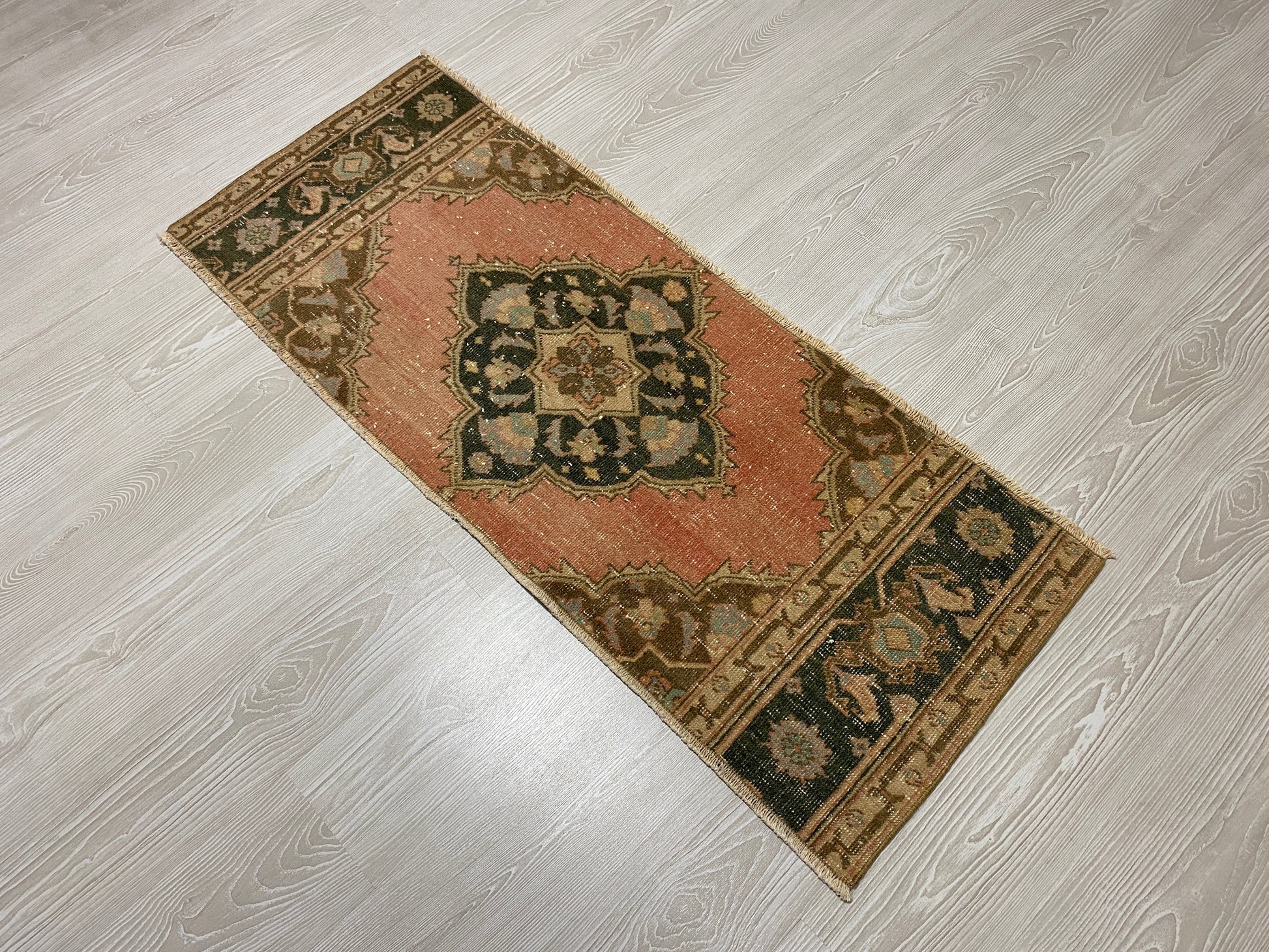 Vintage Small Turkish Oushak Rug - Kilim Art Gallery